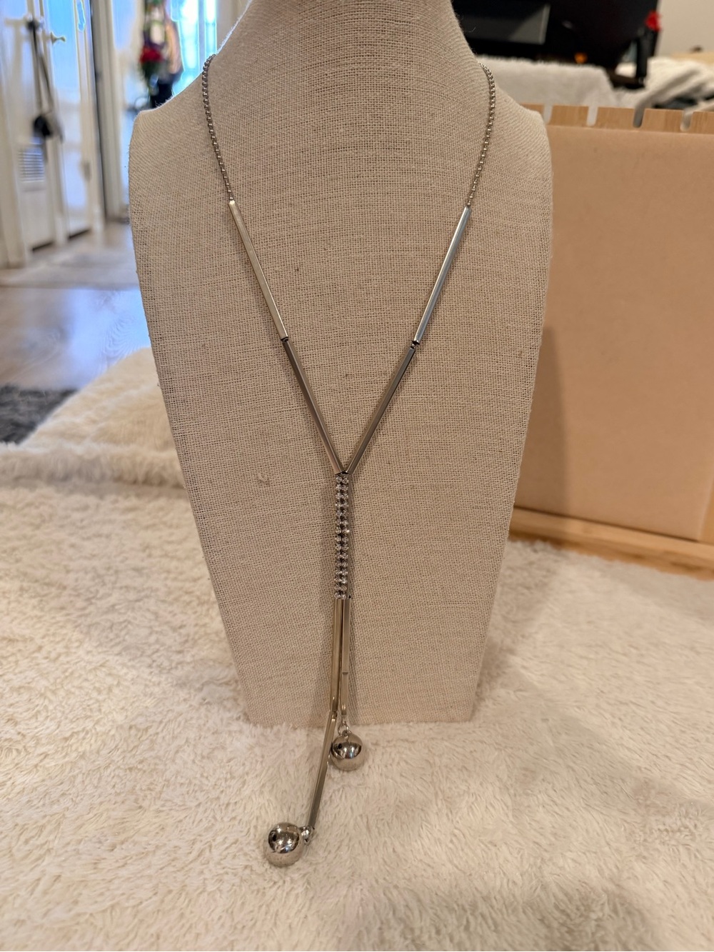 Silver tone  Lariat Y-Necklace with rhinestone center slide